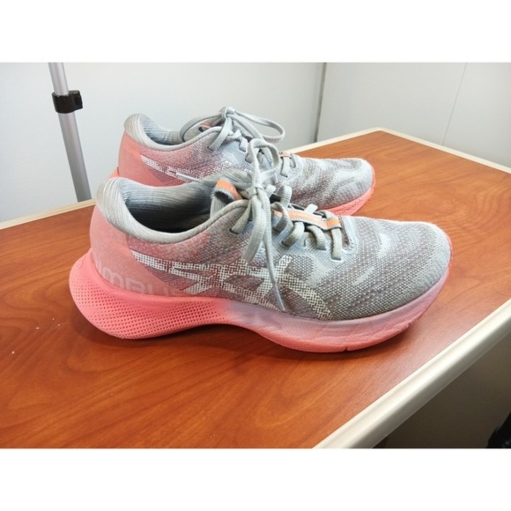 Women's Asics Gel‎ Nimbus Light 2 Size 7.5